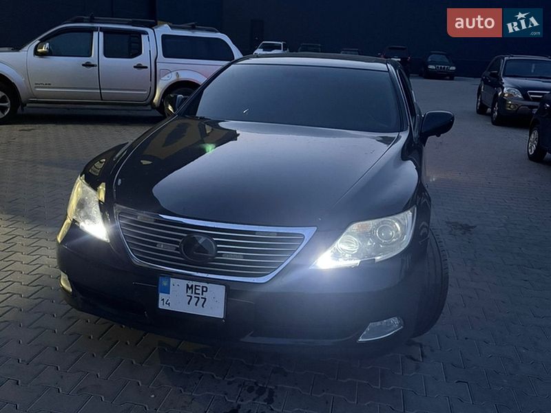 Седан Lexus LS 2007 в Бродах