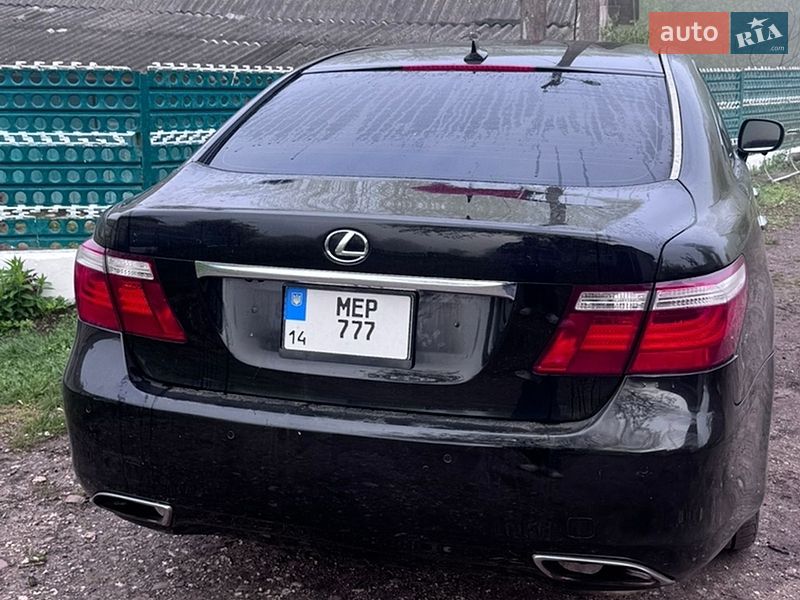 Седан Lexus LS 2007 в Бродах