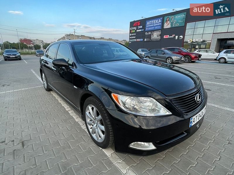 Седан Lexus LS 2007 в Калуше