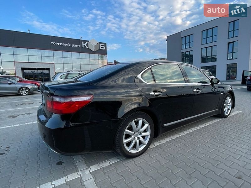 Седан Lexus LS 2007 в Калуше