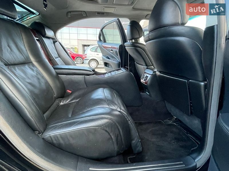 Седан Lexus LS 2007 в Калуше