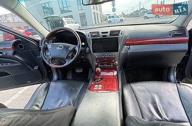 Седан Lexus LS 2007 в Калуше