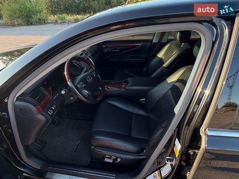 Седан Lexus LS 2008 в Днепре