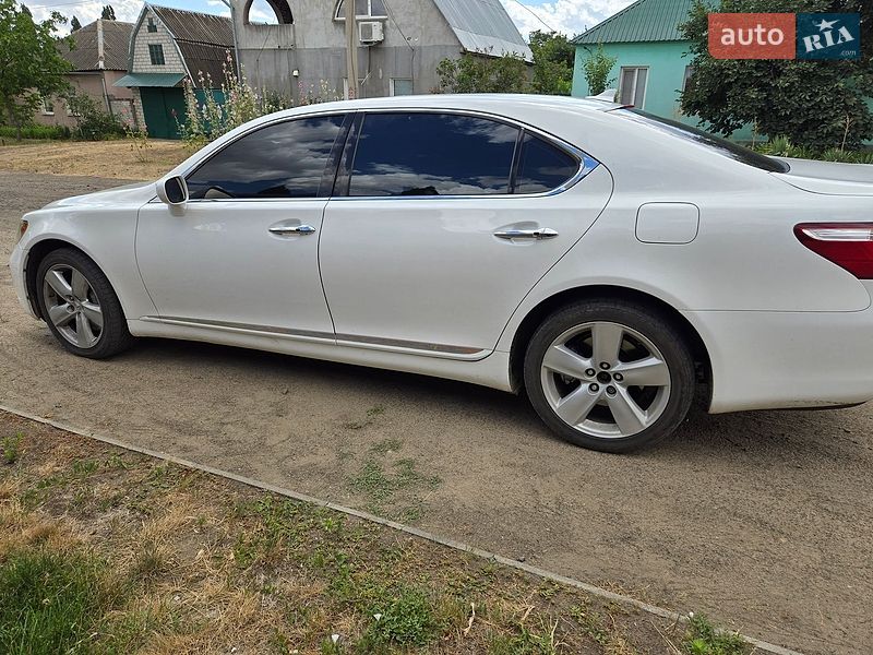 Седан Lexus LS 2008 в Вознесенске