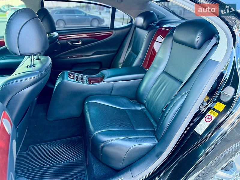 Седан Lexus LS 2008 в Рівному