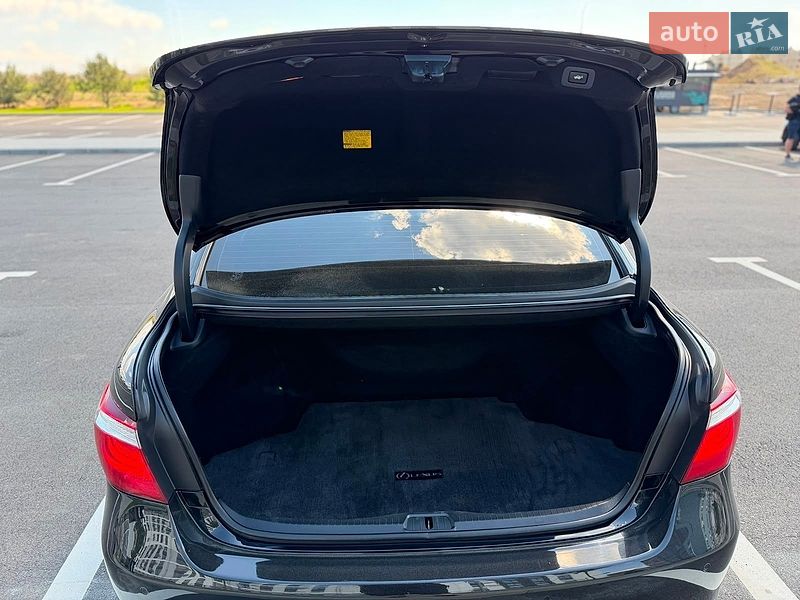 Седан Lexus LS 2008 в Рівному