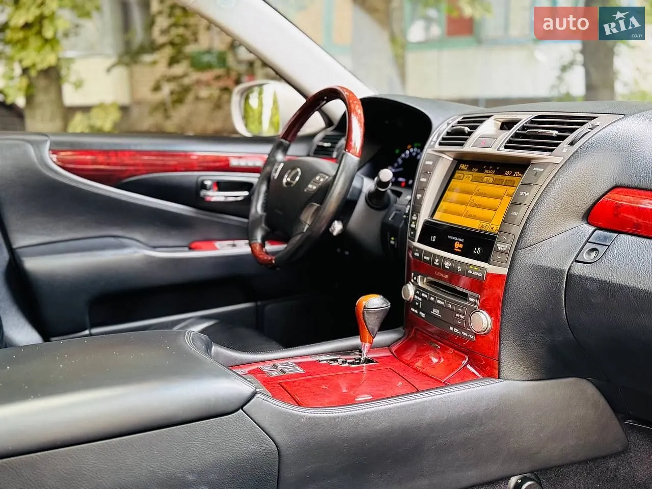2010 Lexus LS - мініатюра 29
