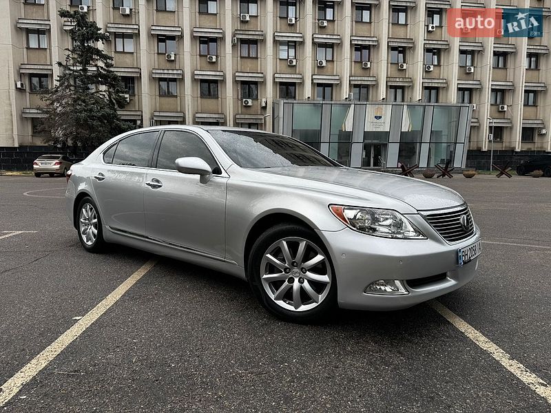Lexus LS, фото з оголошення