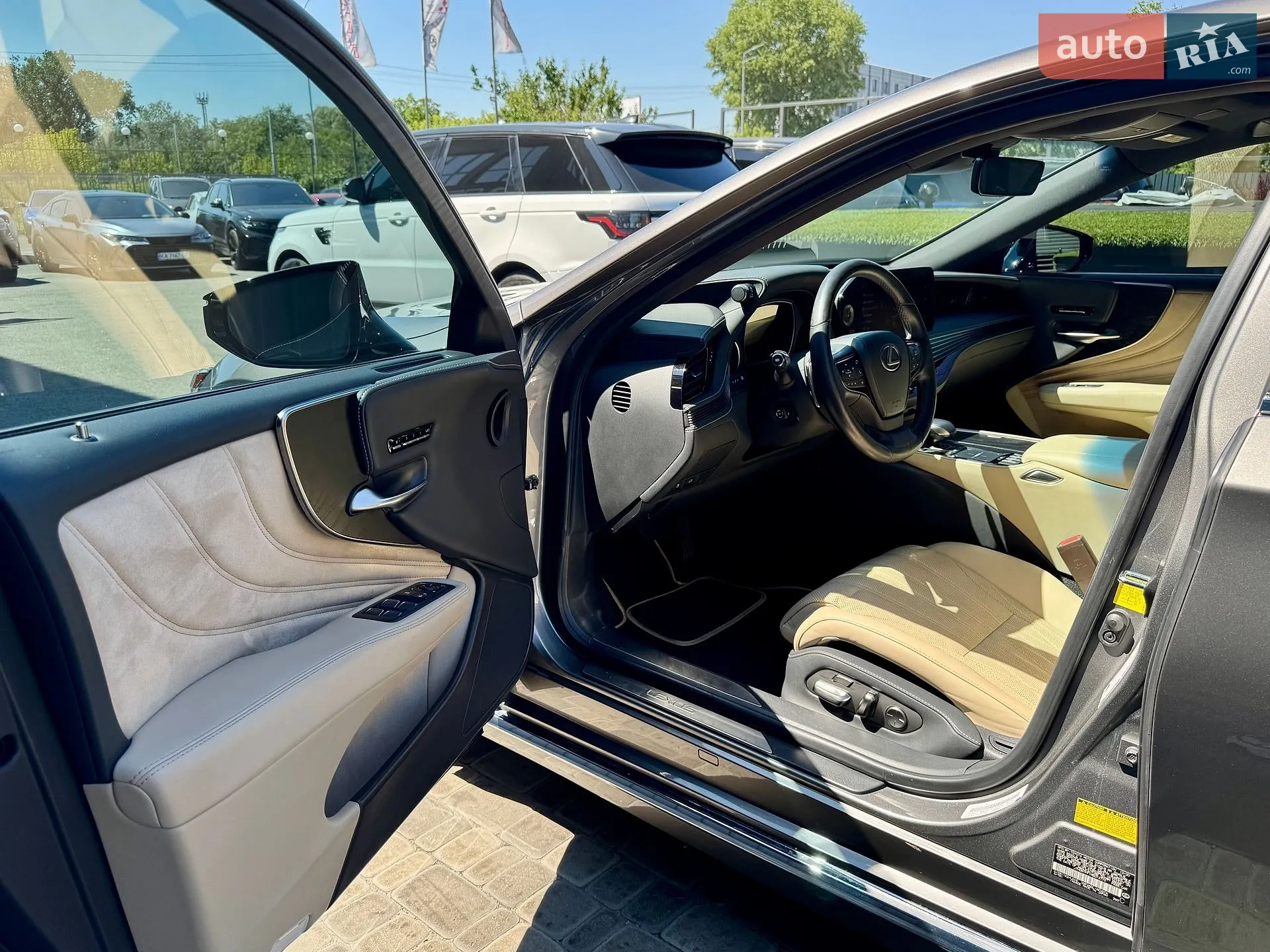 2020 Lexus LS - мініатюра 13