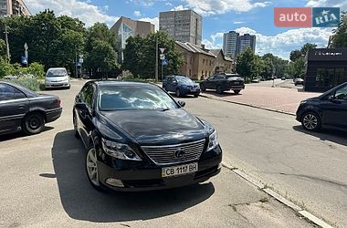 Седан Lexus LS 2007 в Киеве