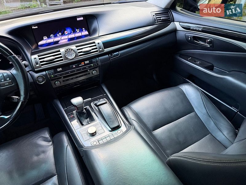 Седан Lexus LS 2012 в Тернополі