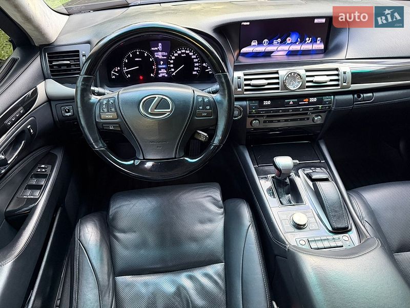 Седан Lexus LS 2012 в Тернополі