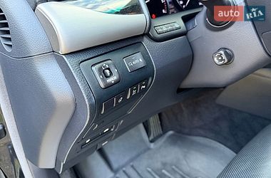 Седан Lexus LS 2012 в Тернополі