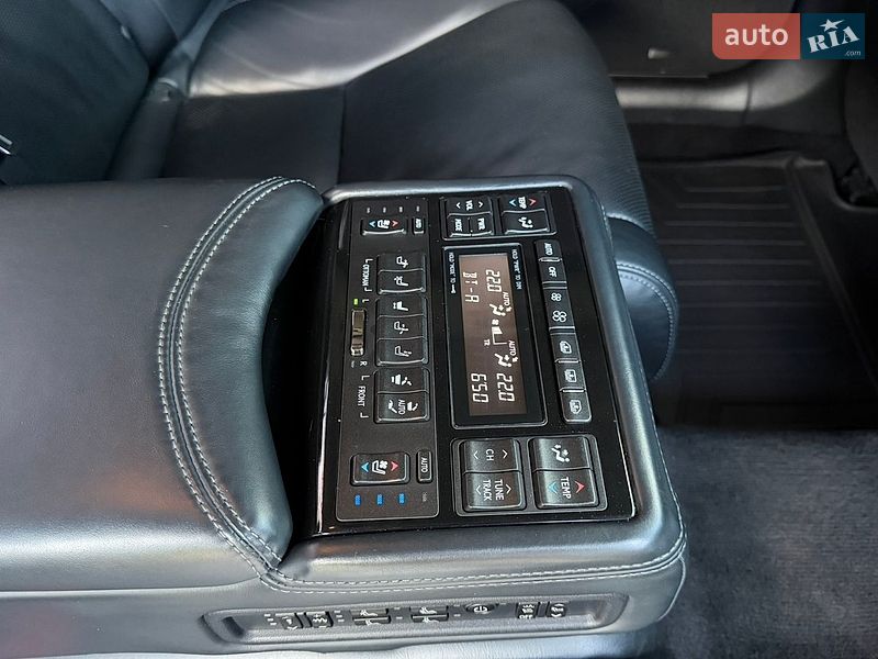 Седан Lexus LS 2012 в Тернополі