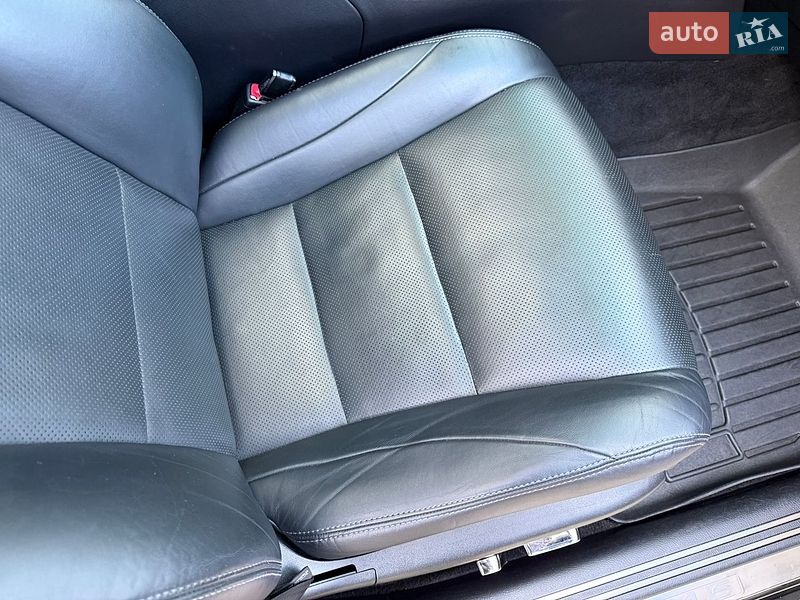 Седан Lexus LS 2012 в Тернополі