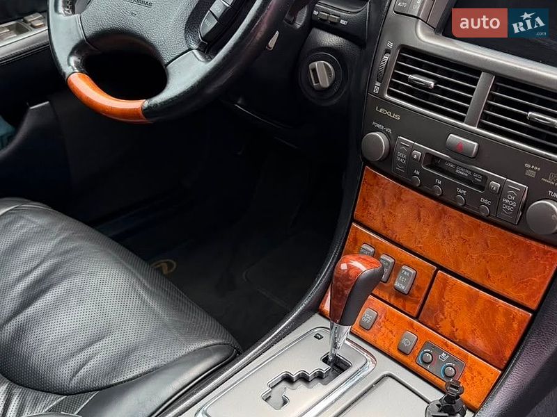 Седан Lexus LS 2002 в Києві