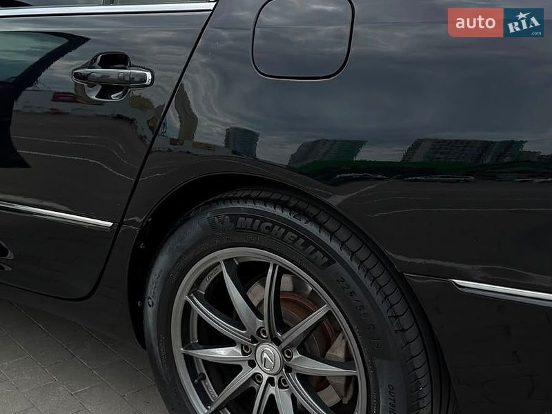 Седан Lexus LS 2002 в Києві