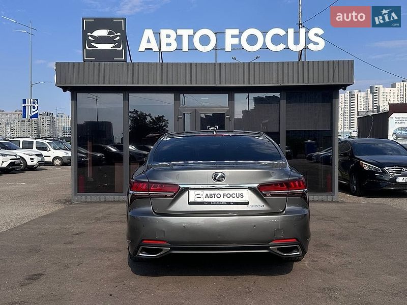 Седан Lexus LS 2018 в Киеве