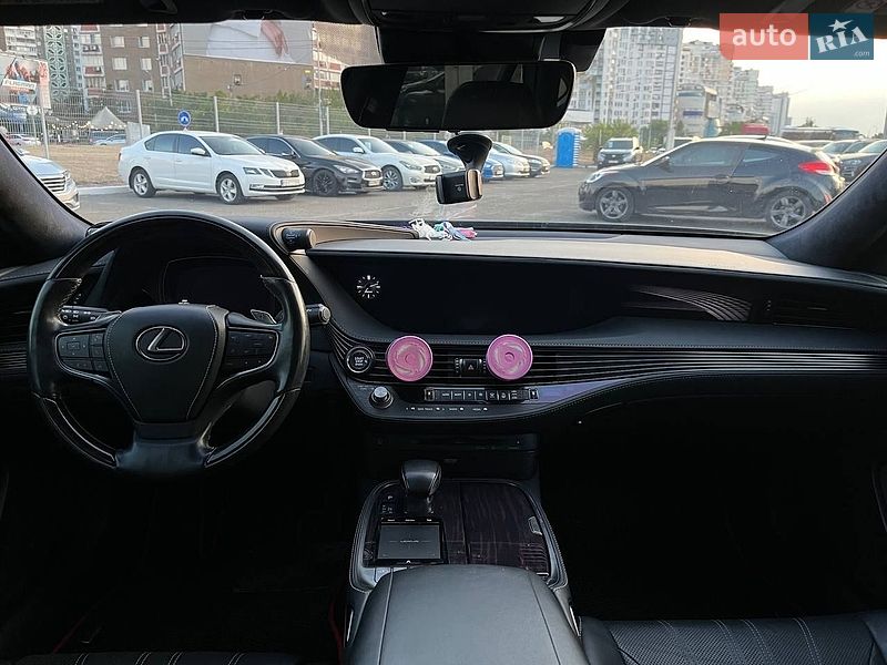 Седан Lexus LS 2018 в Киеве