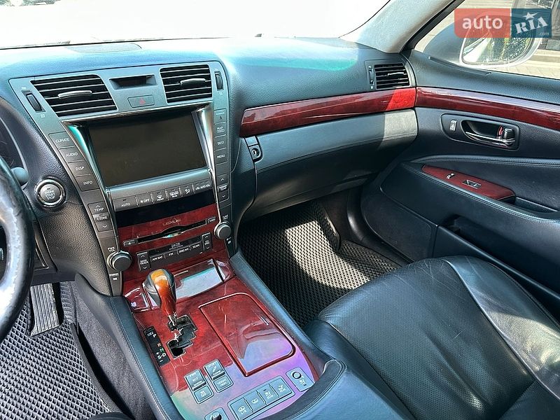 Седан Lexus LS 2007 в Ивано-Франковске