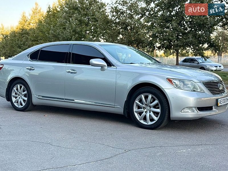 Седан Lexus LS 2008 в Дніпрі