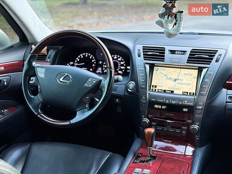 Седан Lexus LS 2008 в Дніпрі