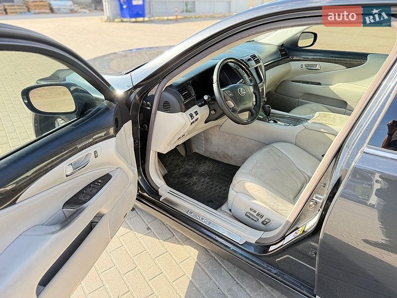 Седан Lexus LS 2007 в Львове