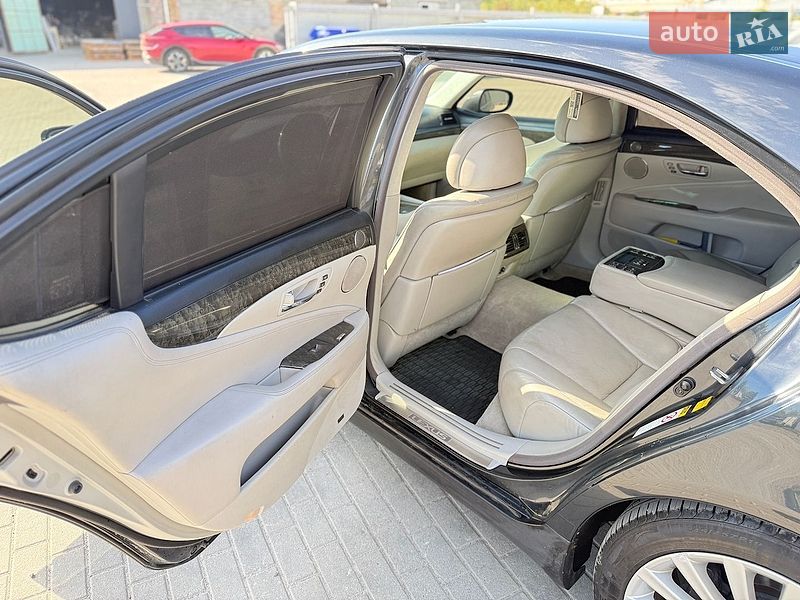 Седан Lexus LS 2007 в Львове