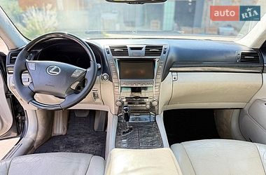 Седан Lexus LS 2007 в Львове