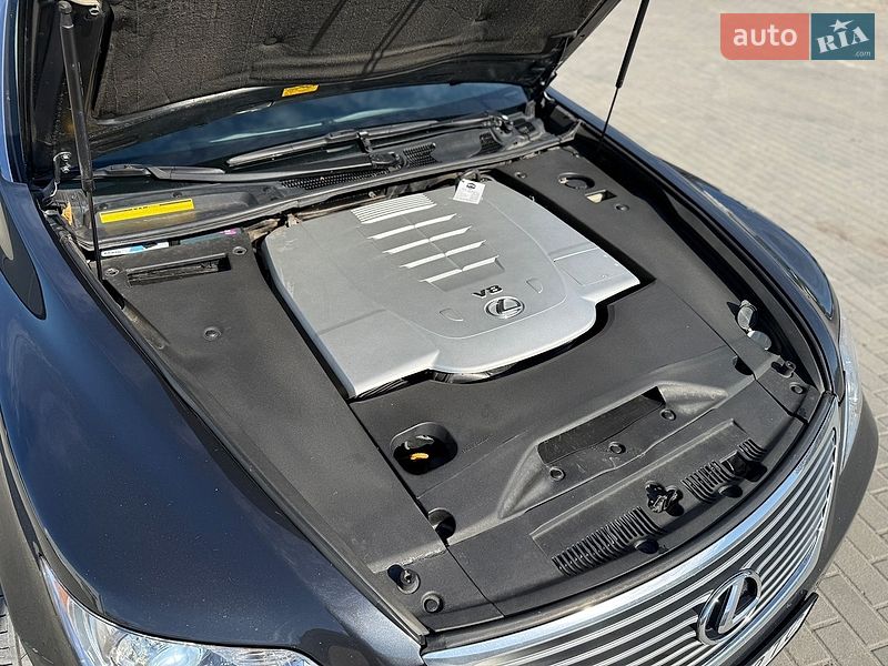 Седан Lexus LS 2007 в Львове