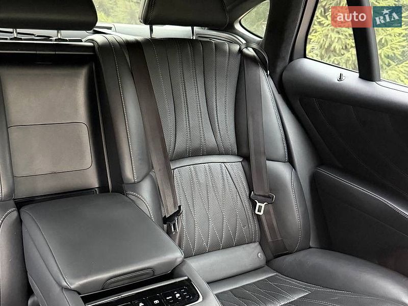 Седан Lexus LS 2018 в Киеве
