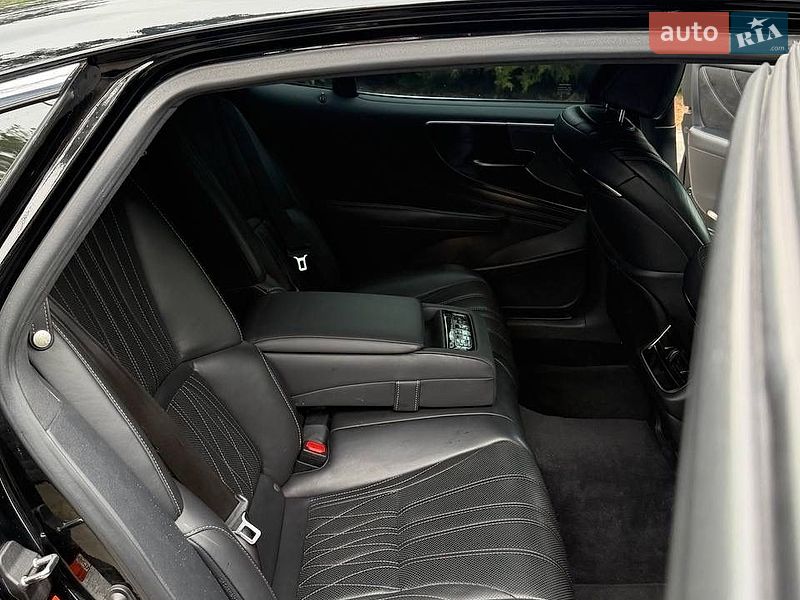Седан Lexus LS 2018 в Киеве