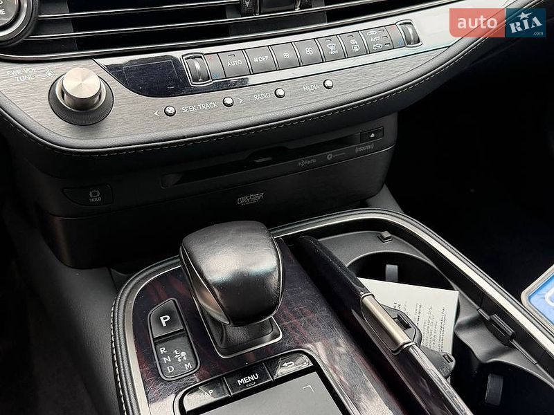 Седан Lexus LS 2018 в Киеве