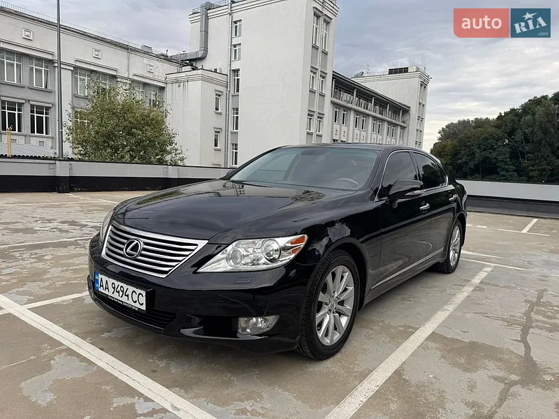 Lexus LS