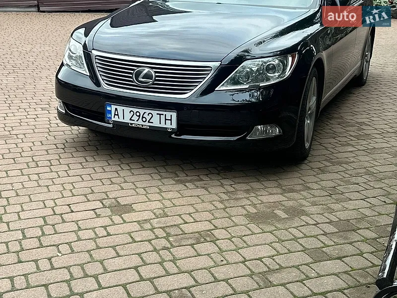 Lexus LS