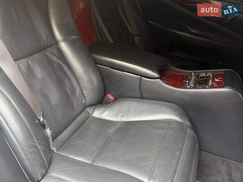 Седан Lexus LS 2007 в Умани