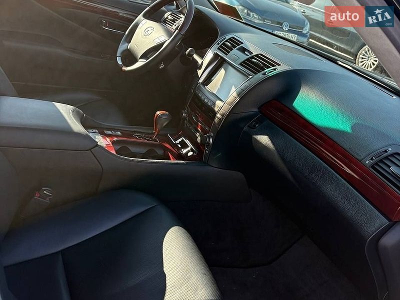 Седан Lexus LS 2008 в Кривому Розі