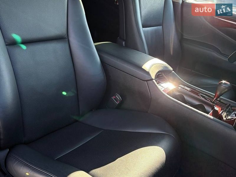 Седан Lexus LS 2008 в Кривому Розі