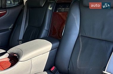 Седан Lexus LS 2008 в Кривому Розі