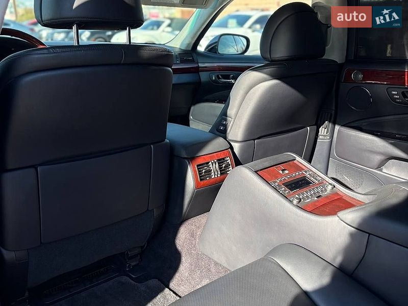 Седан Lexus LS 2008 в Кривому Розі