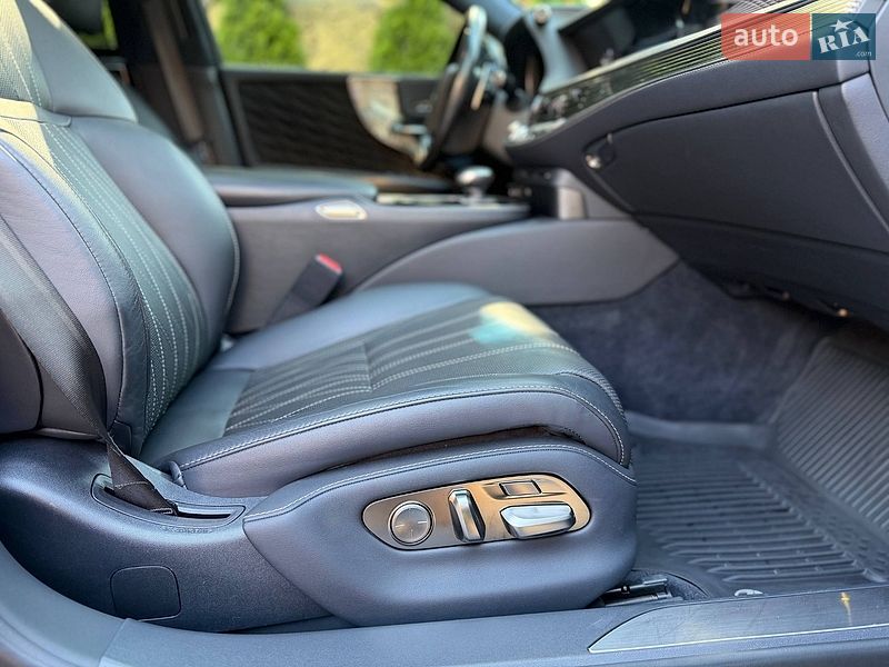 Седан Lexus LS 2018 в Киеве