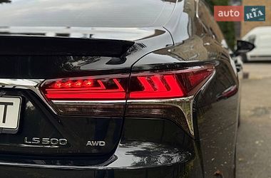 Седан Lexus LS 2018 в Києві