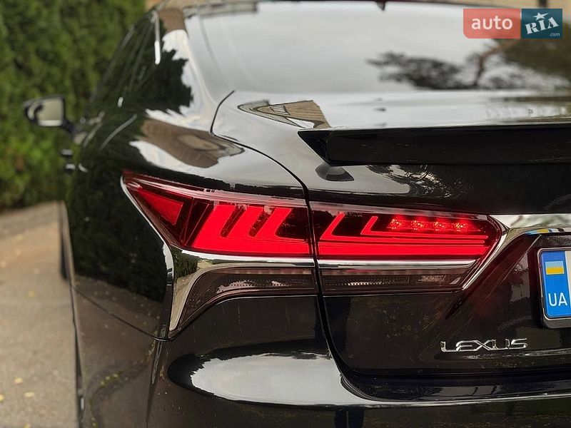 Седан Lexus LS 2018 в Києві