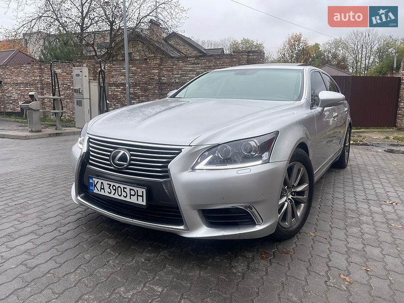 Седан Lexus LS 2013 в Львові