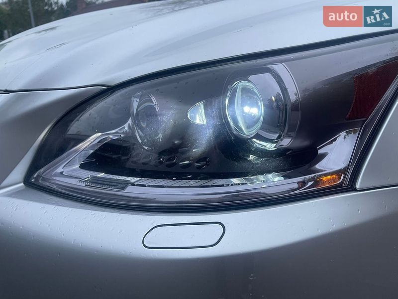 Седан Lexus LS 2013 в Львові