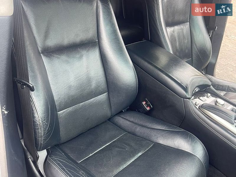Седан Lexus LS 2013 в Львові