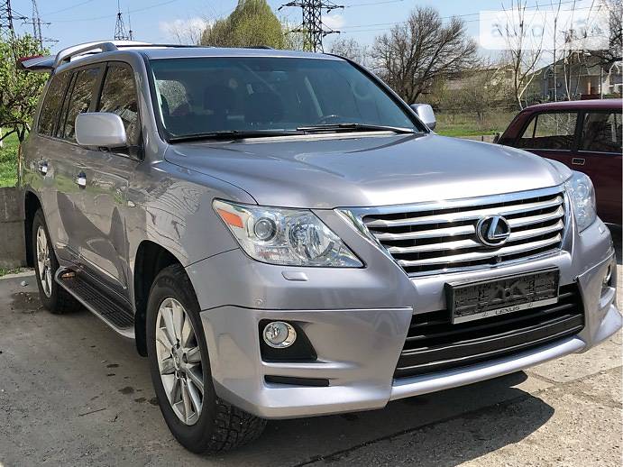 Lexus LX 2010 года