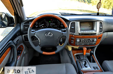 Внедорожник / Кроссовер Lexus LX 2003 в 
