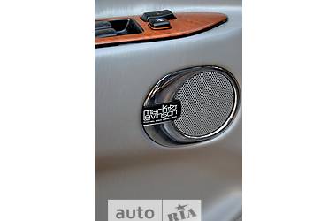 Внедорожник / Кроссовер Lexus LX 2003 в 