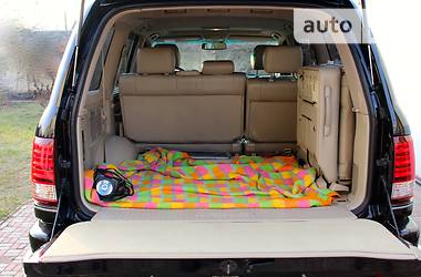Позашляховик / Кросовер Lexus LX 2003 в 
